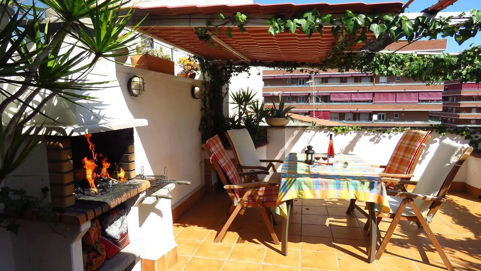 Apartamentos Atico Airport Barcelona, Terraza Y Barbacoa Viladecáns Daire